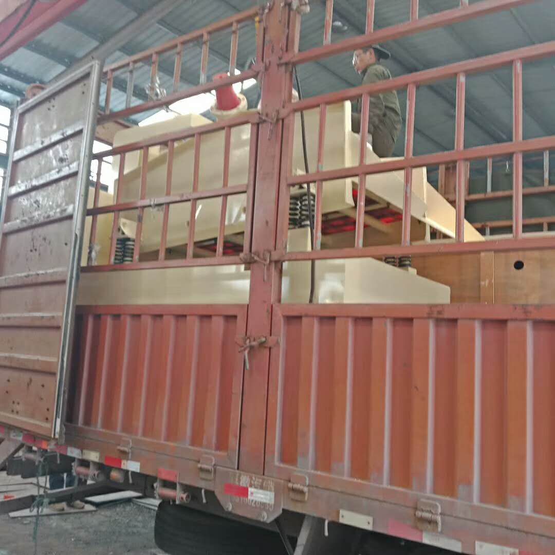 發(fā)往上海的350細砂回收機