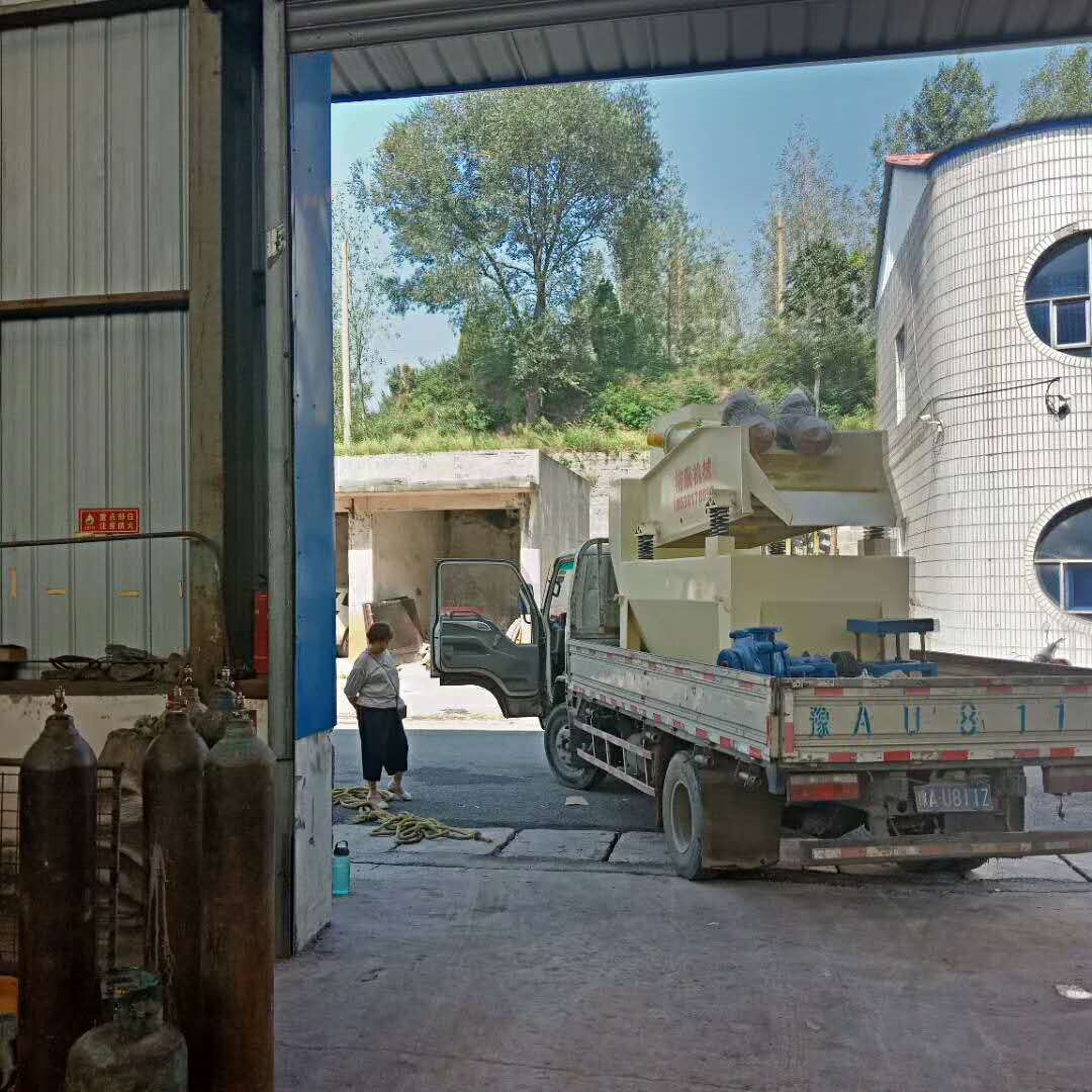 發(fā)往原陽的350細砂回收機